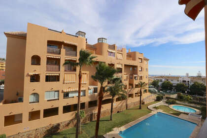 Apartamento venta en Los Pacos, Fuengirola, Málaga. 