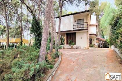 House for sale in Tarragona. 