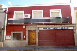 房子 出售 进入 Seis de Junio, Valdepeñas, Ciudad Real. 
