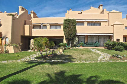 Apartment for sale in Atalaya, La, Málaga. 