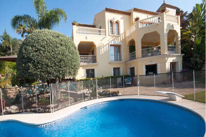 联排别墅 出售 进入 Sierra Blanca, Marbella, Málaga. 