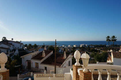联排别墅 出售 进入 Caleta de Velez, Málaga. 