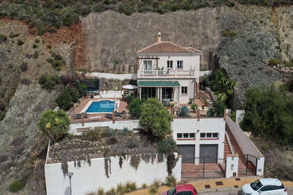 联排别墅 出售 进入 Alhaurín el Grande, Málaga. 