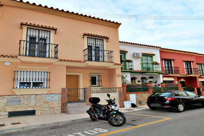 Casa venda a Las Lagunas, Fuengirola, Málaga. 
