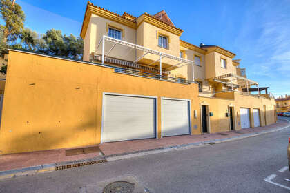 房子 出售 进入 Benalmádena, Málaga. 
