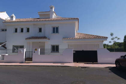 Casa venda a Nueva andalucia, Málaga. 