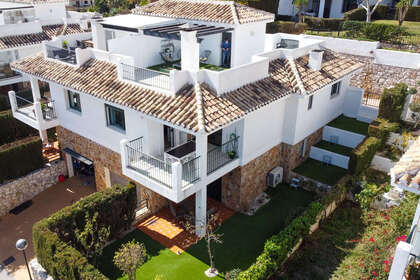 房子 出售 进入 Benalmádena, Málaga. 