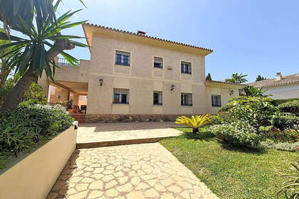 联排别墅 出售 进入 Torremolinos, Málaga. 