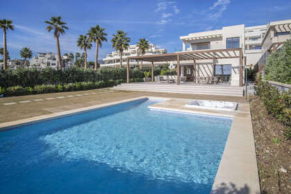 联排别墅 出售 进入 Puerto Banús, Marbella, Málaga. 