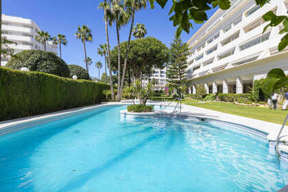 酒店公寓 出售 进入 Marbella, Málaga. 