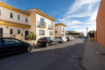 Semi-parcel huse til salg i Barrio de Monachil, Granada. 