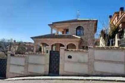 House for sale in Toledo. 