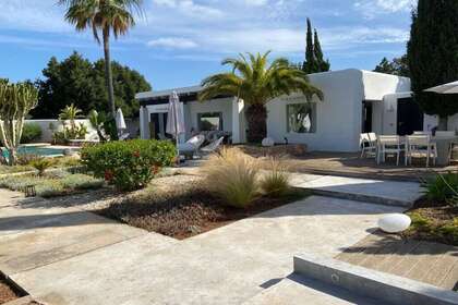 房子 出售 进入 San José / Sant Josep de Sa Talaia, Baleares (Illes Balears), Ibiza. 