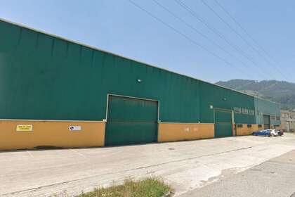 Edifici industrial a Corrales de Buelna (Los), Cantabria. 