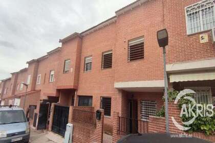 Cluster house for sale in Chozas de Canales, Toledo. 