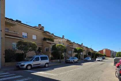 Řadový dům na prodej v Torre la Ribera, Huesca. 