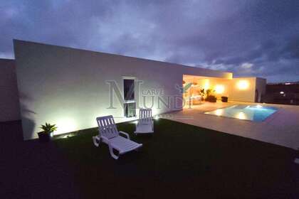 房子 出售 进入 La Oliva, Las Palmas, Fuerteventura. 